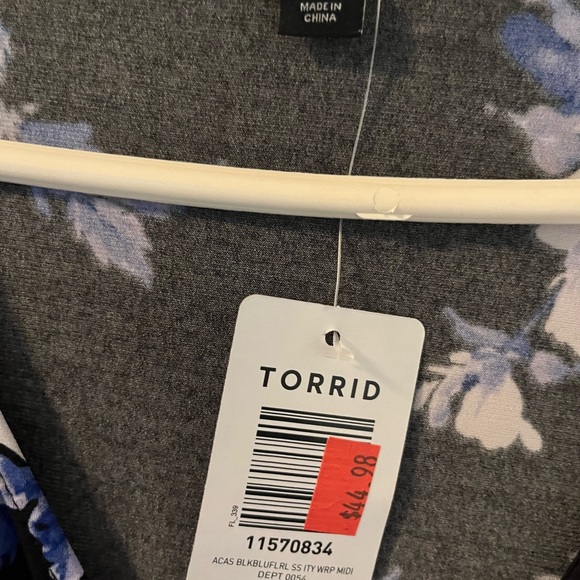 Torrid size 1 blue floral wrap dress - Picture 2 of 11